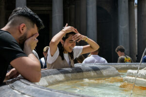 Ultimo weekend di super caldo, poi calo di almeno 5 gradi da Nord a Sud