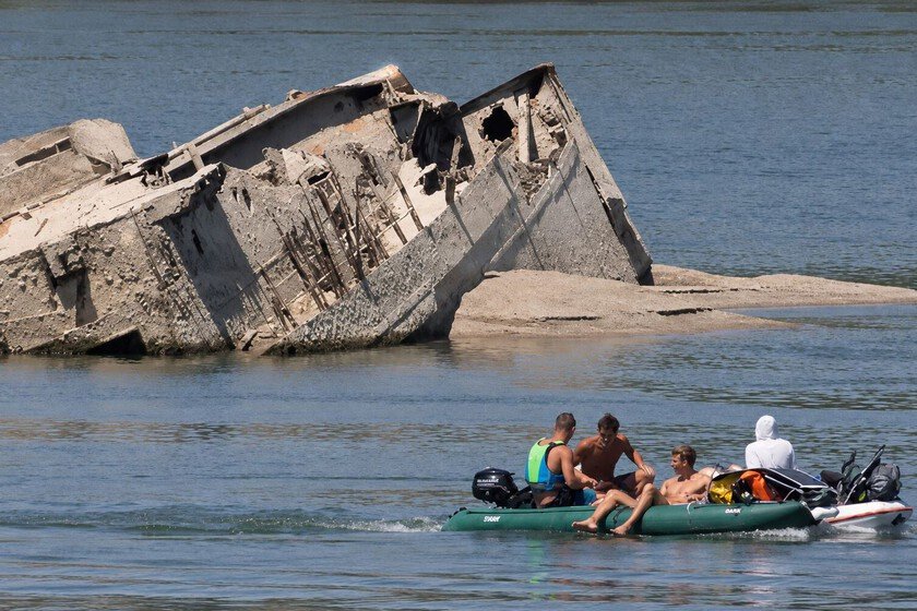 La sequia del Danubio ha rivelato barcos nazisti, bombe e un mamut lanudo