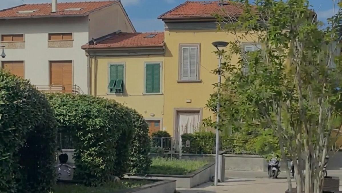 Una donna presa per il collo in strada: “Vuoi morire stasera?”