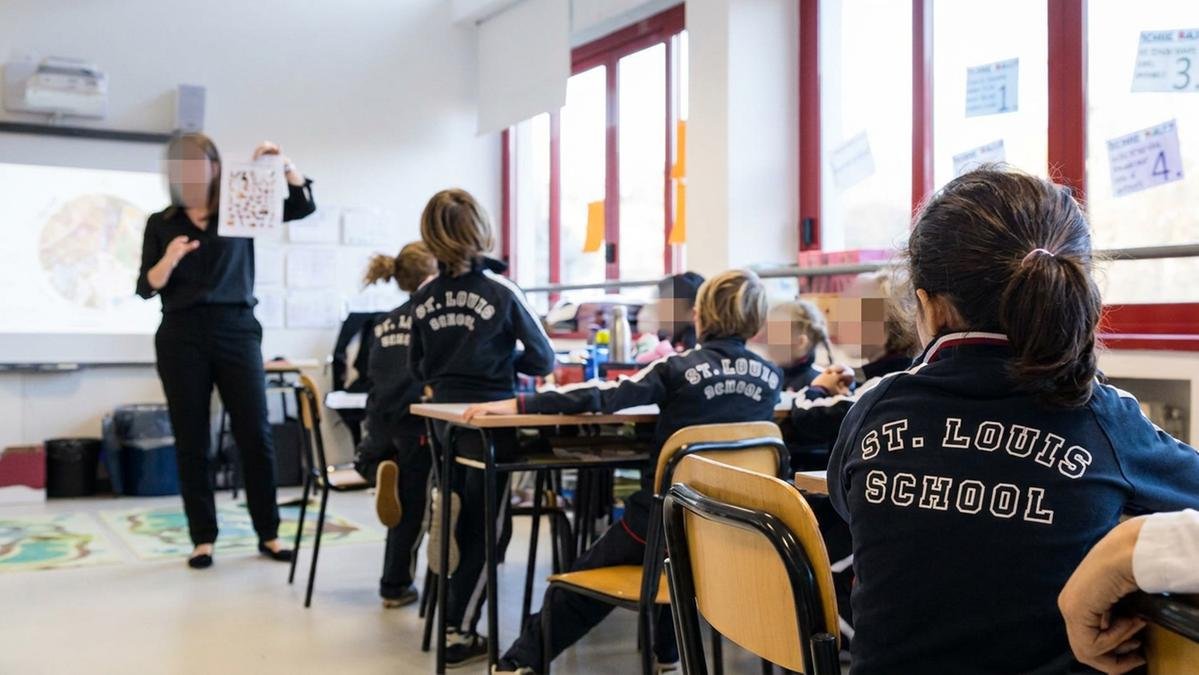 Professoressa licenziata per non ascoltare i bambini: il giudice respinge la decisione della Saint Louis