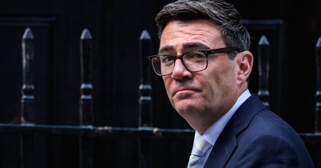 Andy Burnham promette speranza. La realtà si pone già contro