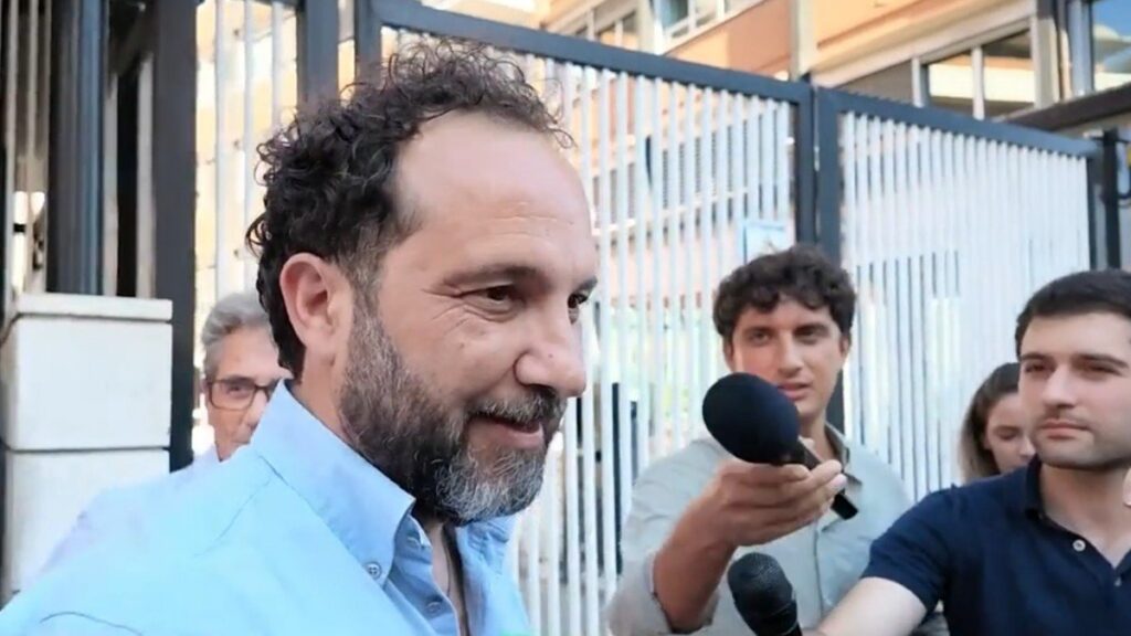 Giulia Presutti rinuncia a condurre Report: “Aiuto la trasmissione a non impantanarsi in discussioni e scambi piccoli”