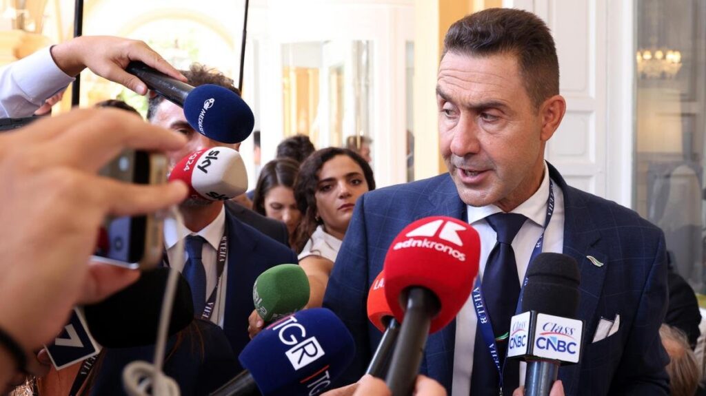 Vannacci al centro di una levata di scudi bipartisan: da Rama a Schlein, la politica lo isola
