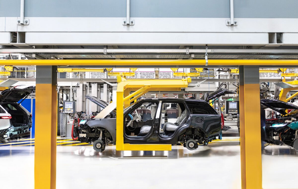 Jaguar Land Rover riduce 4.000 posti di lavoro in un piano di ristrutturazione