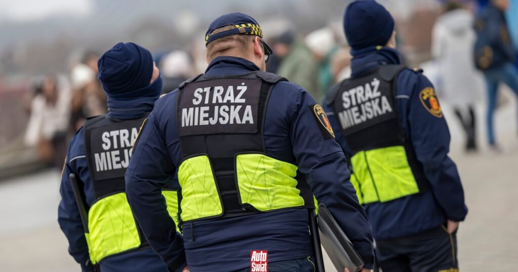Strażnici locali ricevono nuove autorità per emettere multe