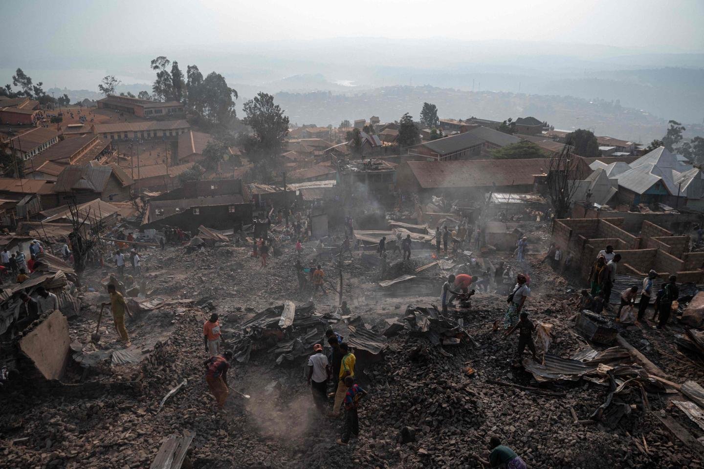 Incendio in una scuola di Bukavu, almeno 26 bambini morti in calca