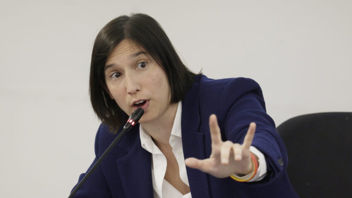Elly Schlein lancia sfida a Meloni: “Prima si vota e meglio è, noi siamo pronti”