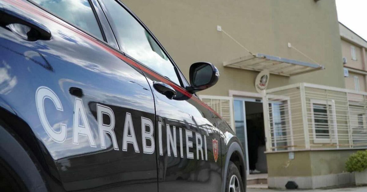 30enne arrestato per estorsione e distruzione di casa a Carinaro