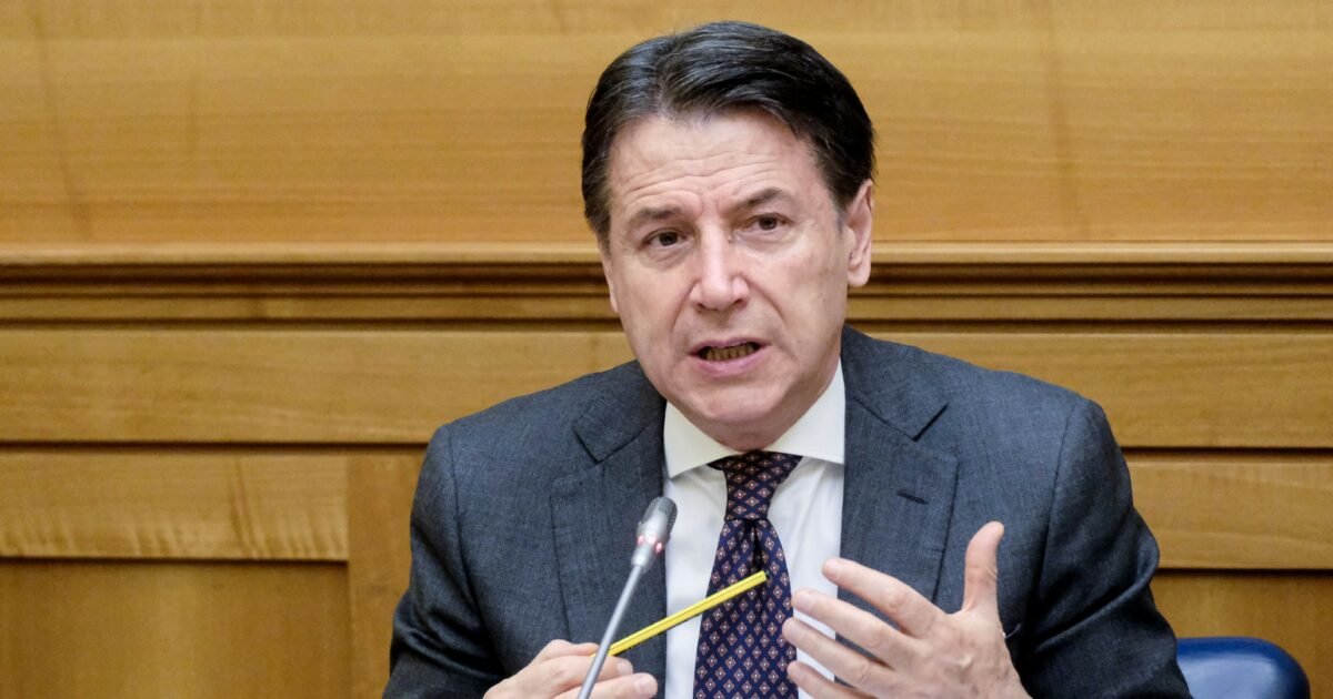 Il Movimento 5 Stelle presenta il Patto generazionale: 15mila euro a 18 anni, abbonamento unico per i trasporti e voto ai 16enni
