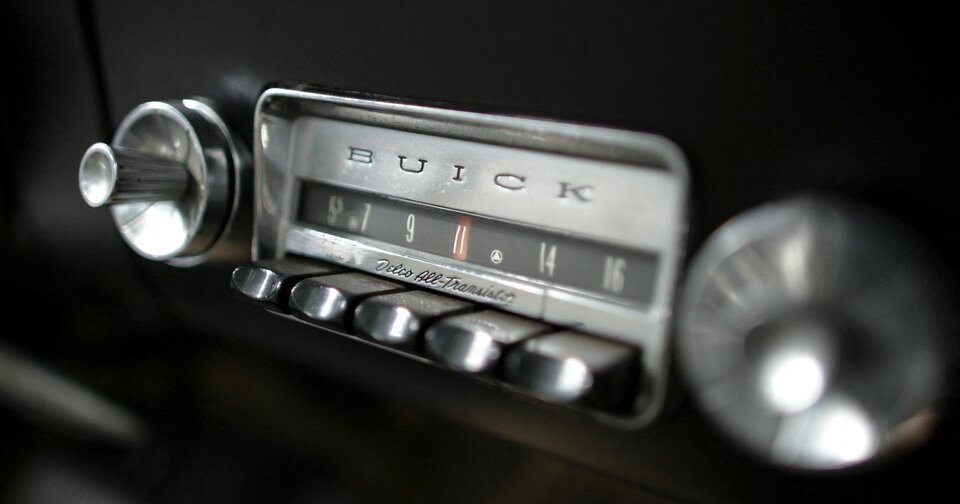 L’autoradio rischia di scomparire: i poteri pubblici si mobilitano