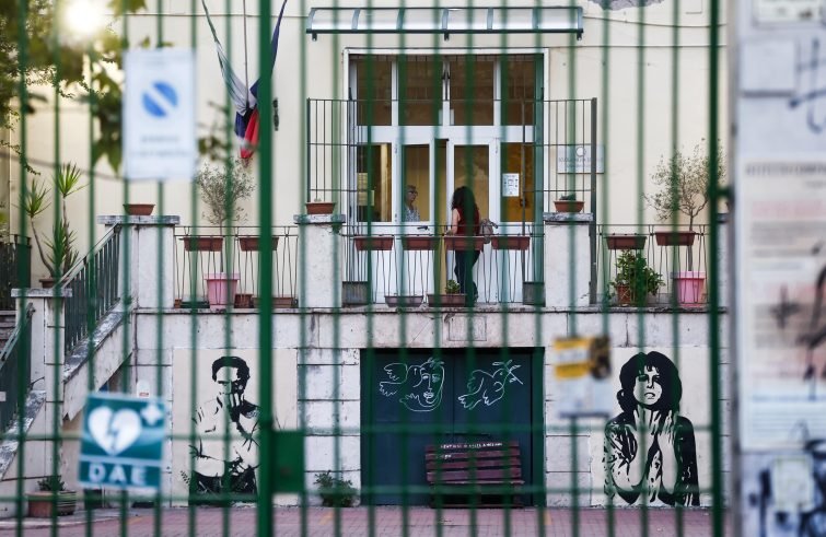 Professoressa accoltellata a Roma, esperto: “La violenza è costruita per la bolla”