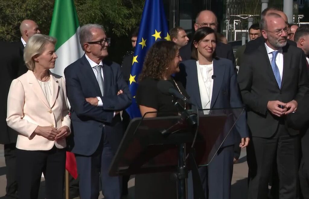 Elly Schlein a Bruxelles: il progetto europeo e il messaggio a Conte sull’Ucraina