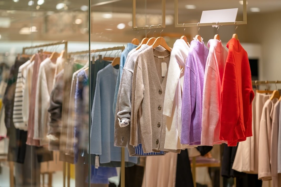 Obbligo di trasparenza sulla garanzia, il test del Salvagente svela lacune nei negozi di fast fashion