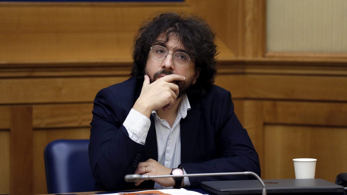 Deputata Ghirra e rete medici anti Cpr: inchiesta svela mappatura e certificazioni false