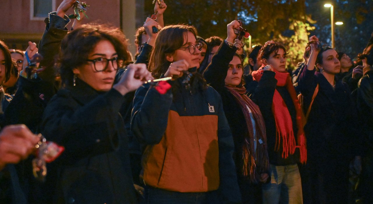 Giulia Cecchettin, il ricordo a 2 anni dalla morte: fiori, foto e impegno per la lotta alla violenza di genere