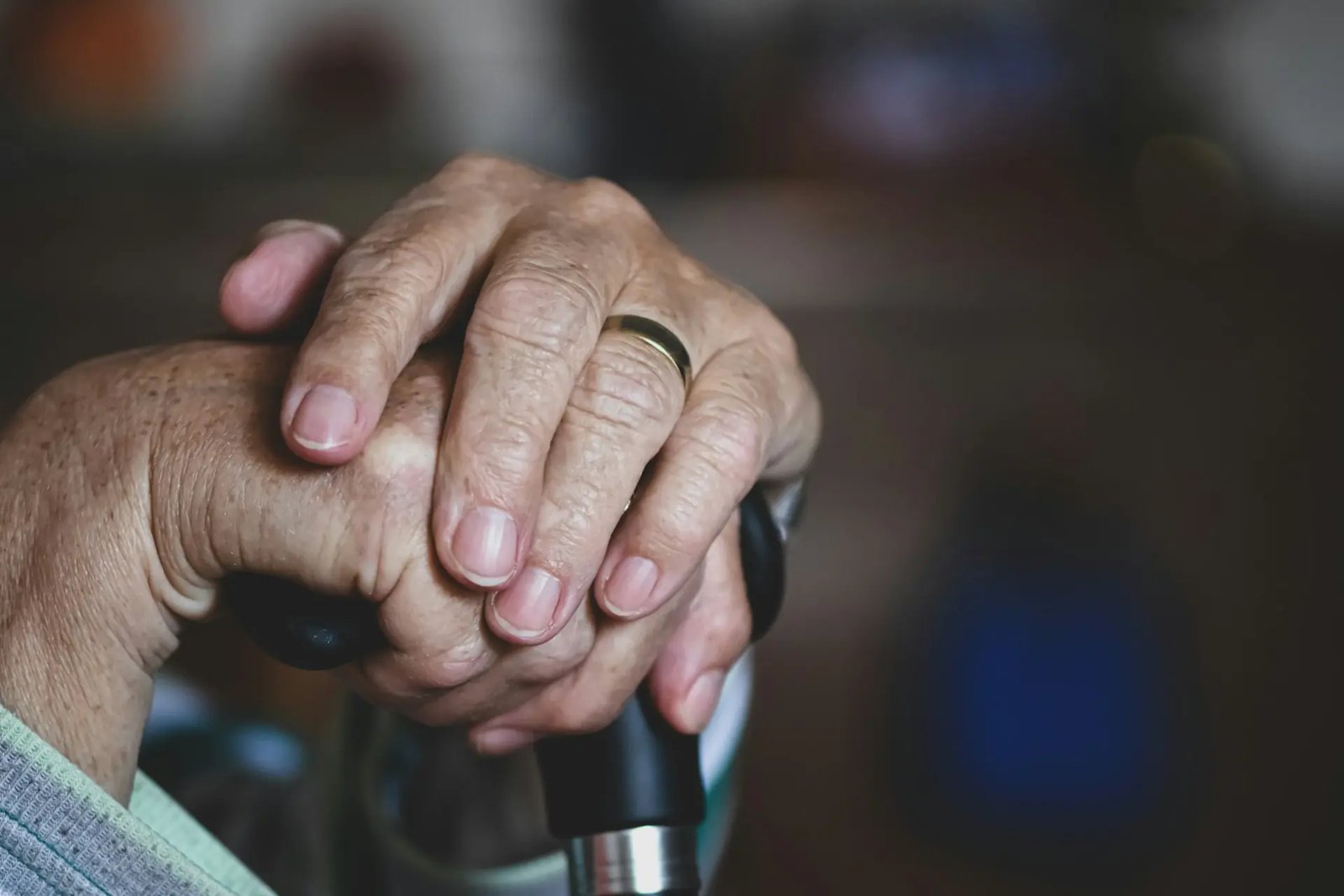 Ddl caregiver in discussione alla Camera: rischio di discriminazioni e disparità di trattamento