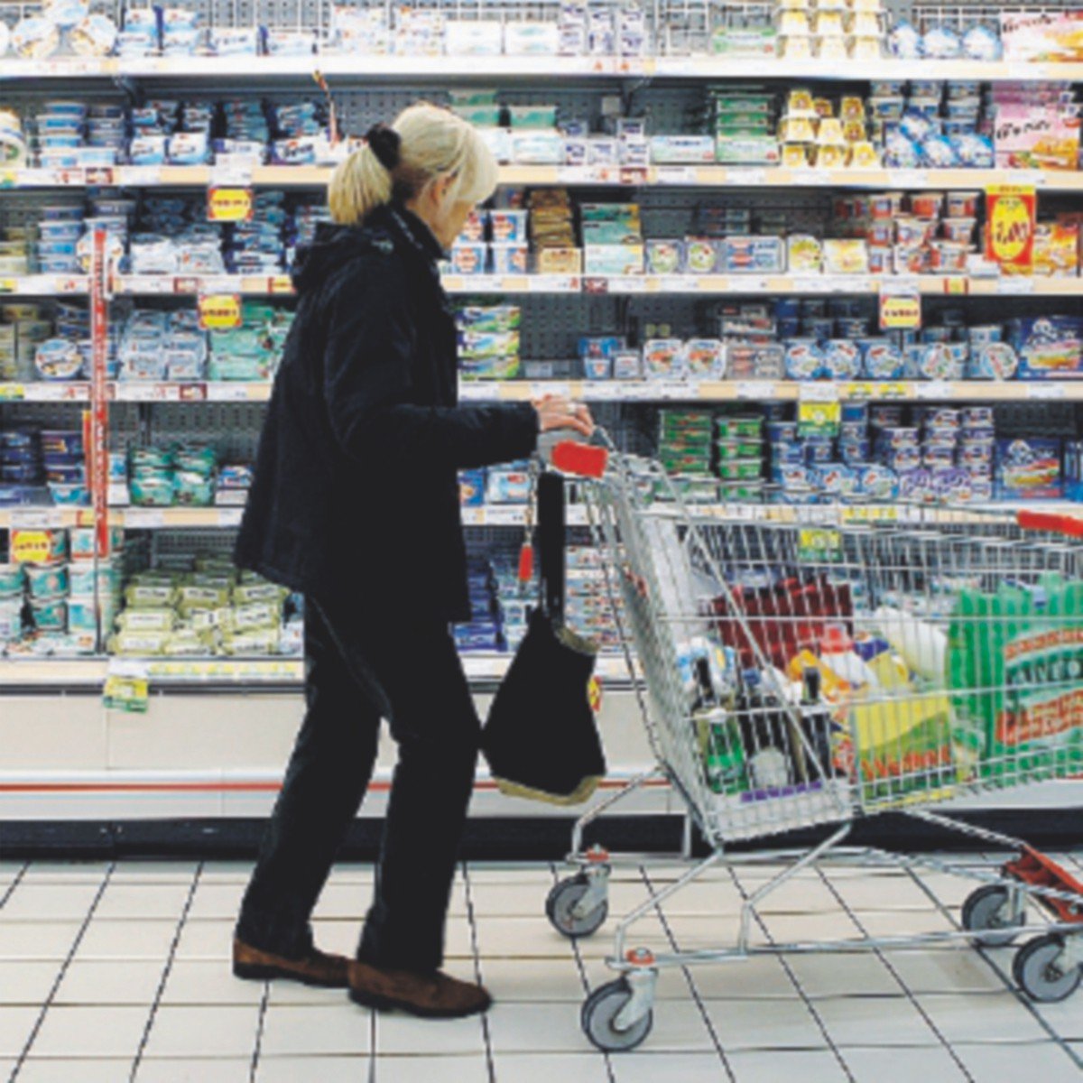L’aumento dei prezzi spinge la povertà alimentare: 6,4 milioni di italiani in difficoltà