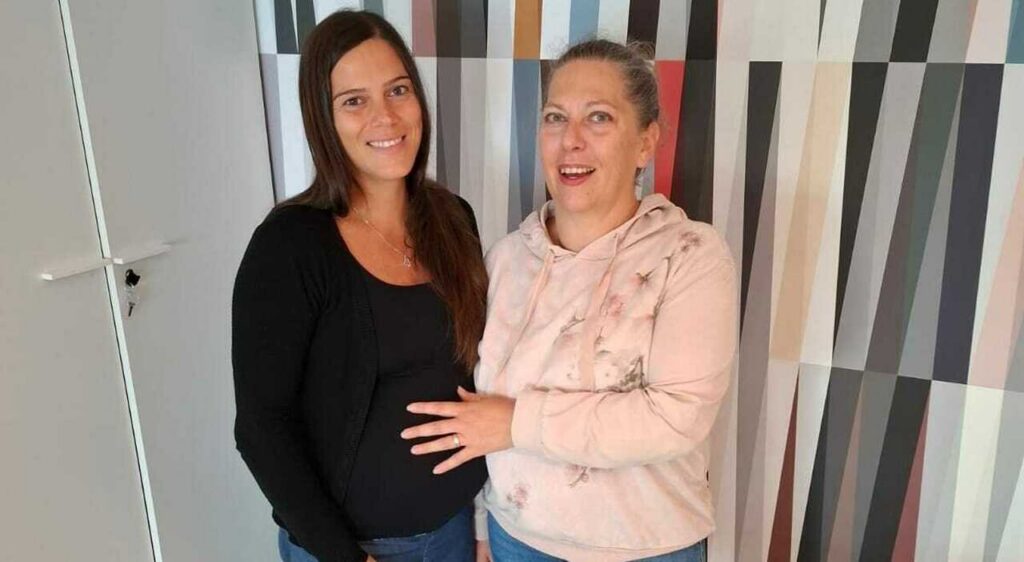 Sara, mamma per la terza volta, riceve contratto a tempo indeterminato dopo gravidanza