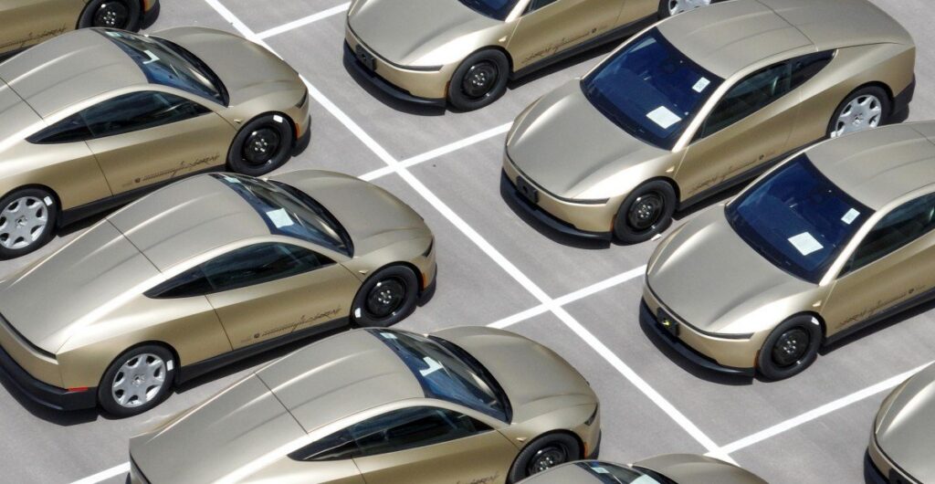 Città si oppongono ai robotaxi e cercano controllo locale