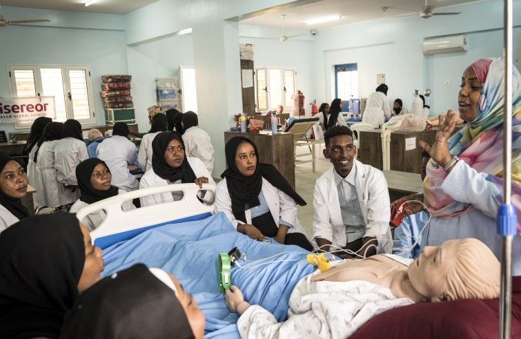 Sudan. A Khartoum tornano le scuole, 400 bambini in classe grazie ai comboniani