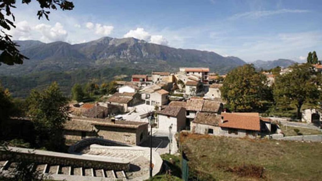 Carburanti alle stelle e servizi tagliati: la CGIL denuncia l’ impoverimento delle aree interne
